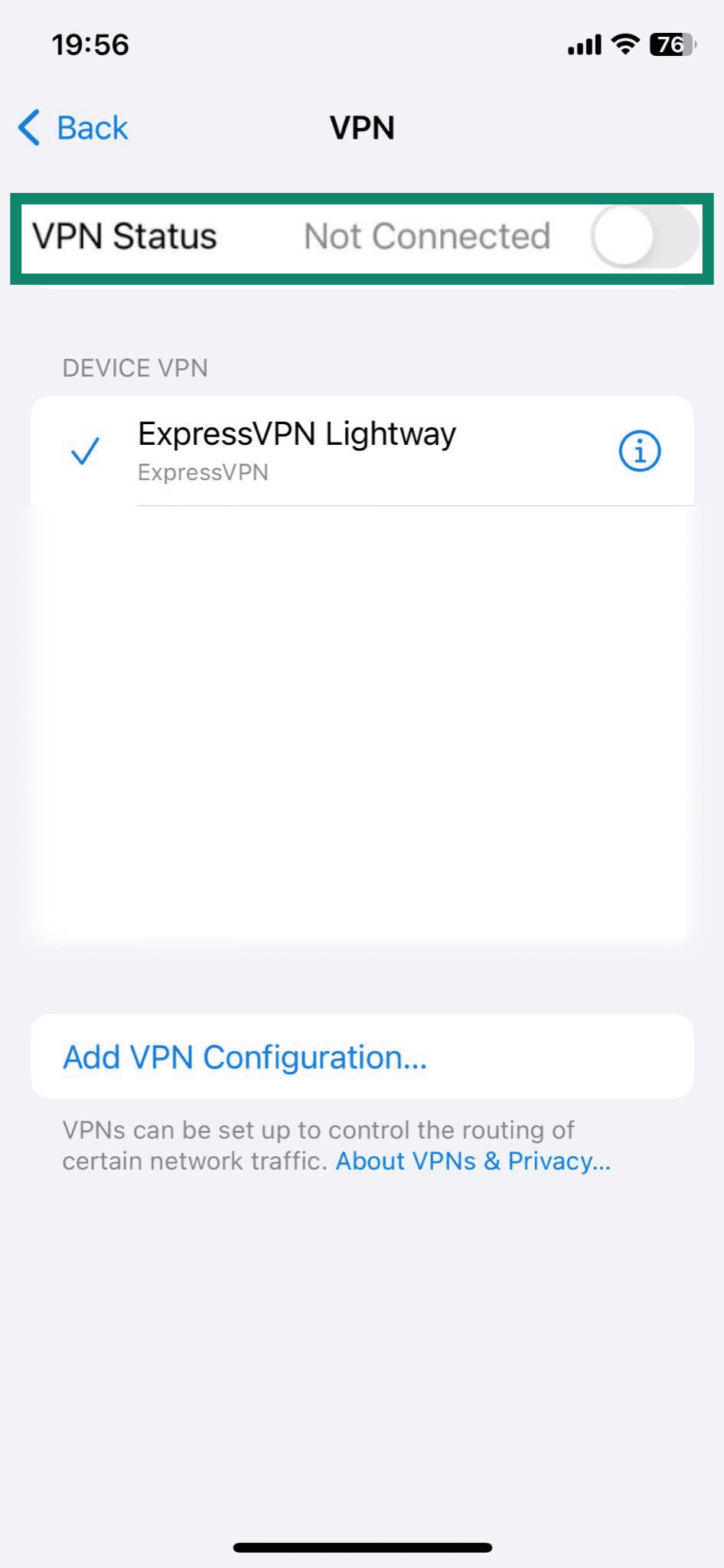 Screenshot of the iPhone VPN menu, with the &ldquo;VPN Status&rdquo; option visible and highlighted.